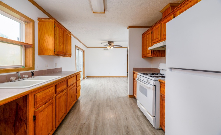 106 W Allen St Kentland-10
