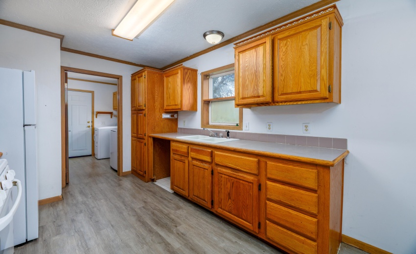 106 W Allen St Kentland-8