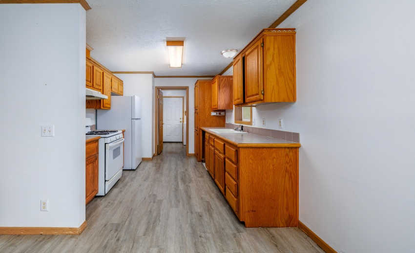 106 W Allen St Kentland-7