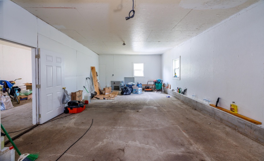 106 W Allen St Kentland-17