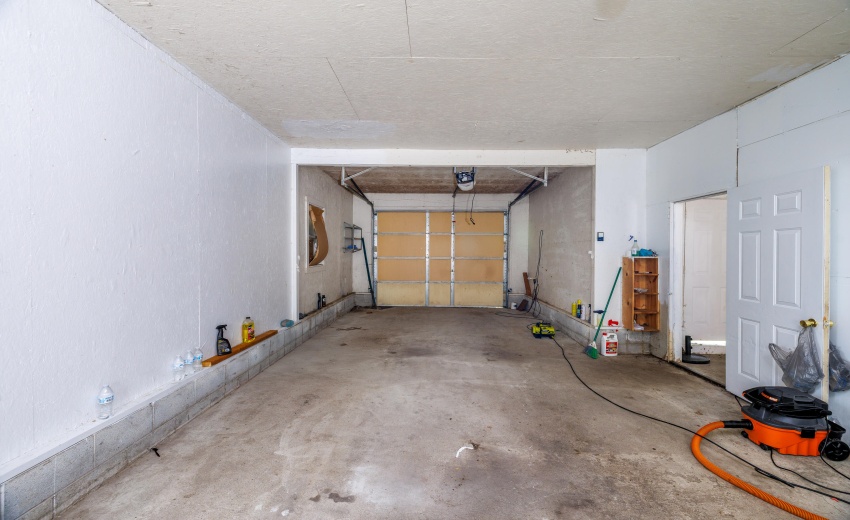 106 W Allen St Kentland-18