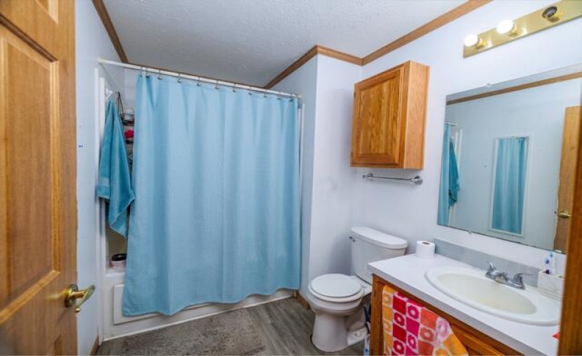 master shower w curtain