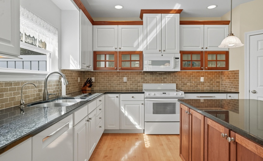 14 Kitchen