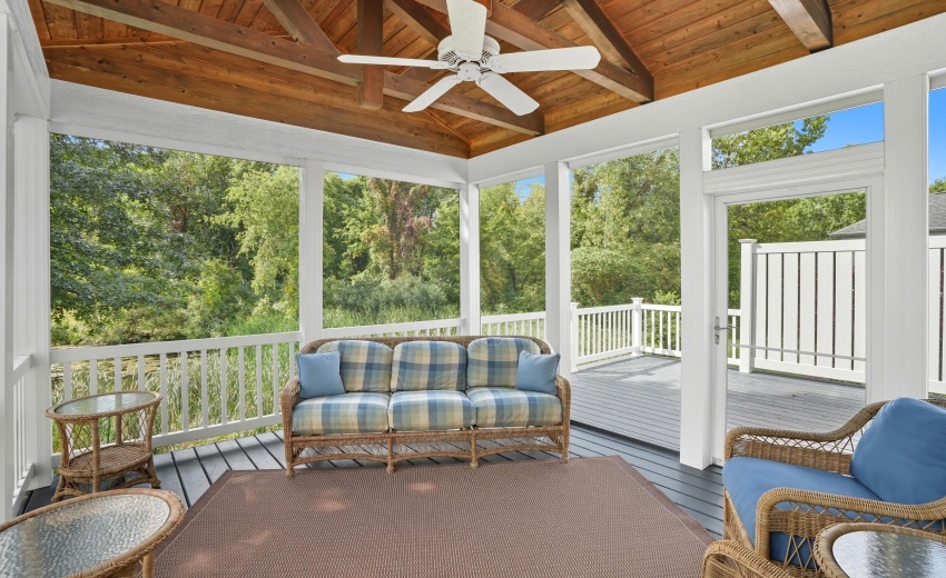 22 screened porch