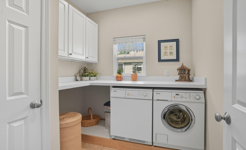 23 main flr laundry