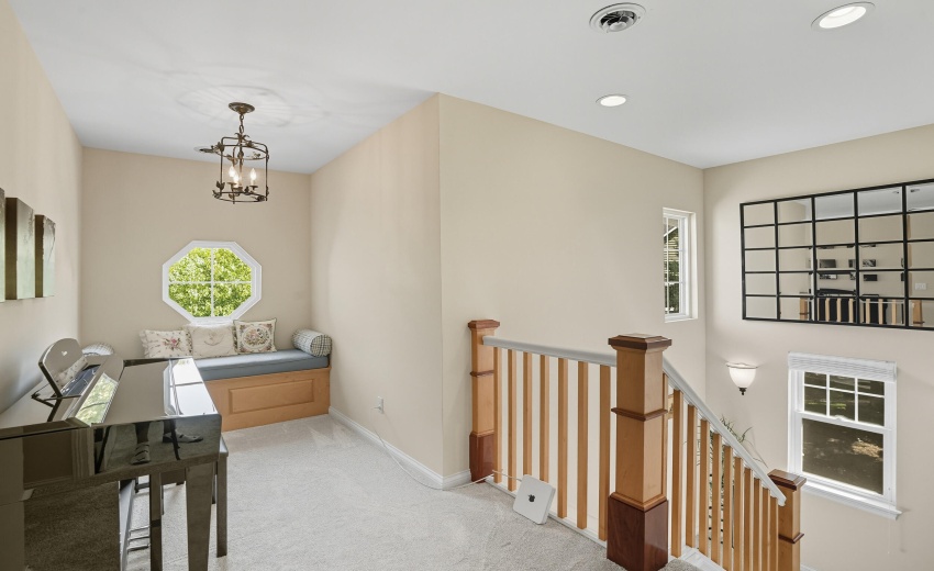 25 upstair landing