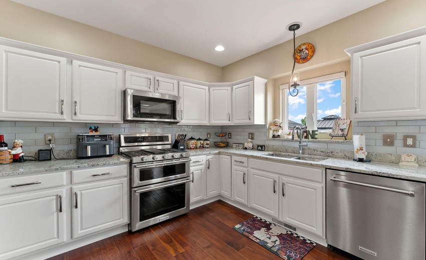 301 E 125th Ave
