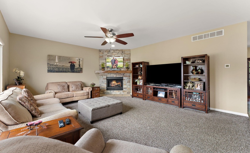 301 E 125th Ave