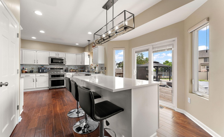 301 E 125th Ave