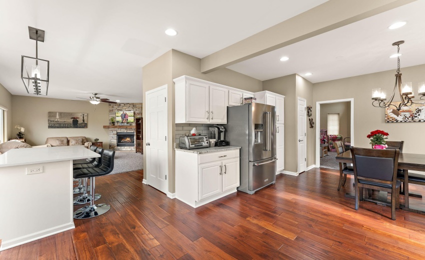 301 E 125th Ave