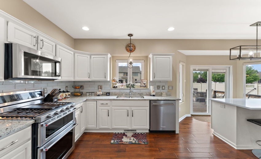 301 E 125th Ave