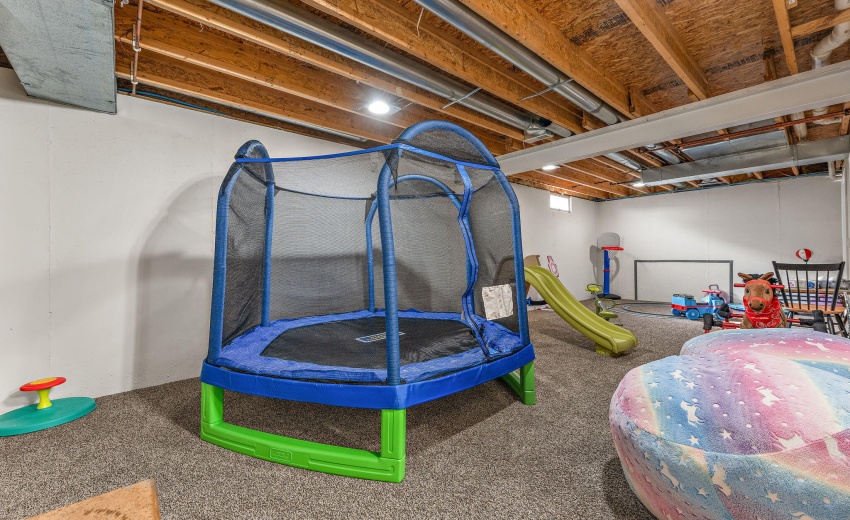 301 E 125th Ave