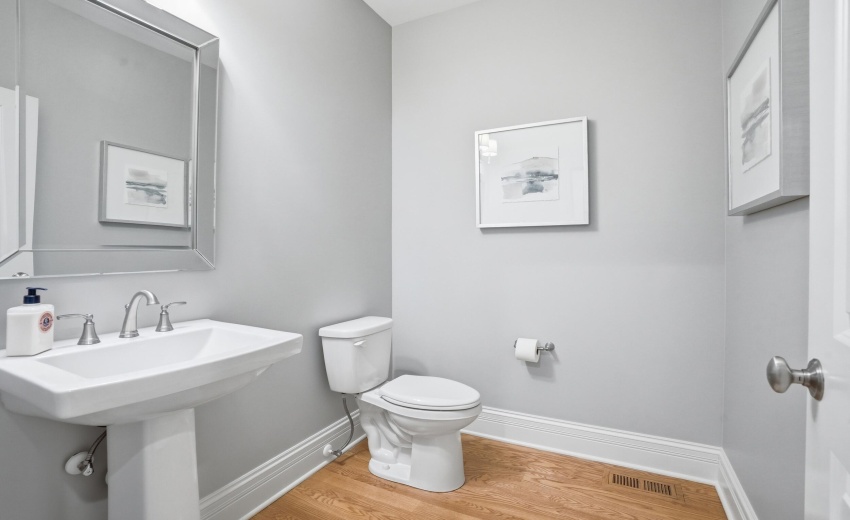1/2 Bath