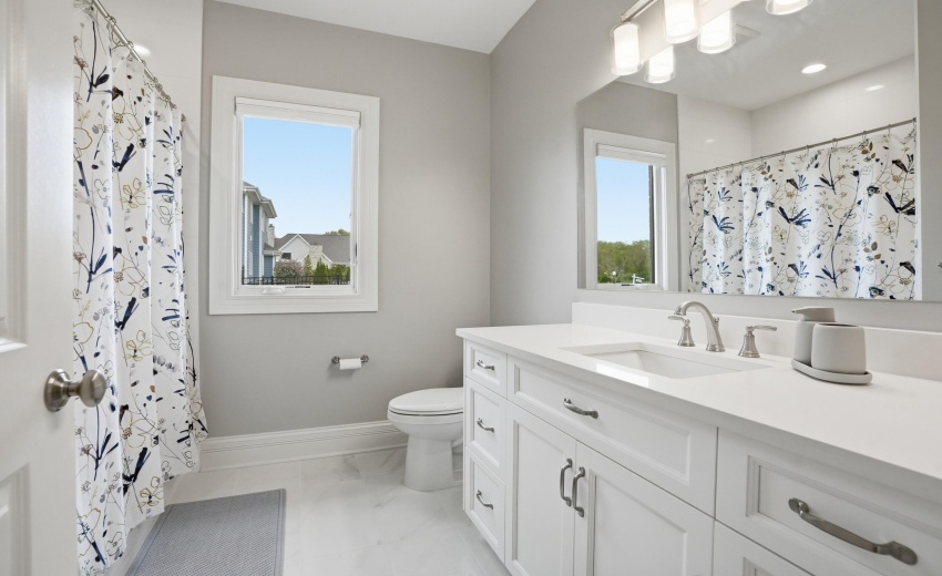 2nd Bathroom