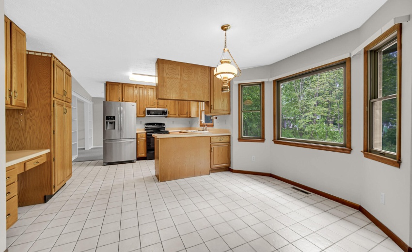 Eat-in Kitchen Dining Area