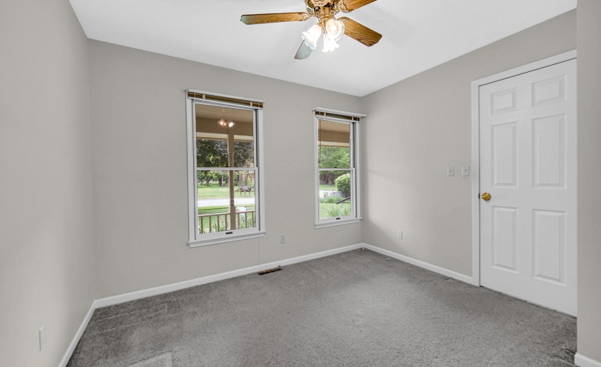 Main level Den