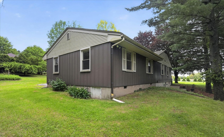 45-54851-Pine-Rd-South-Bend-Windowstill