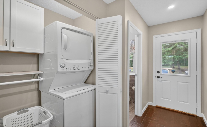 17-54851-Pine-Rd-South-Bend-Windowstill