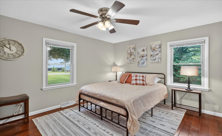 19-54851-Pine-Rd-South-Bend-Windowstill