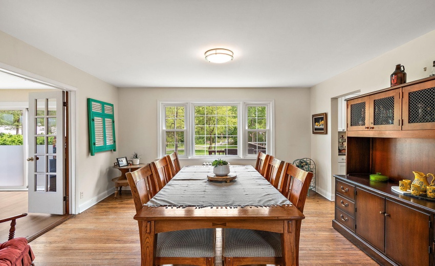 Dining w/ HW floors