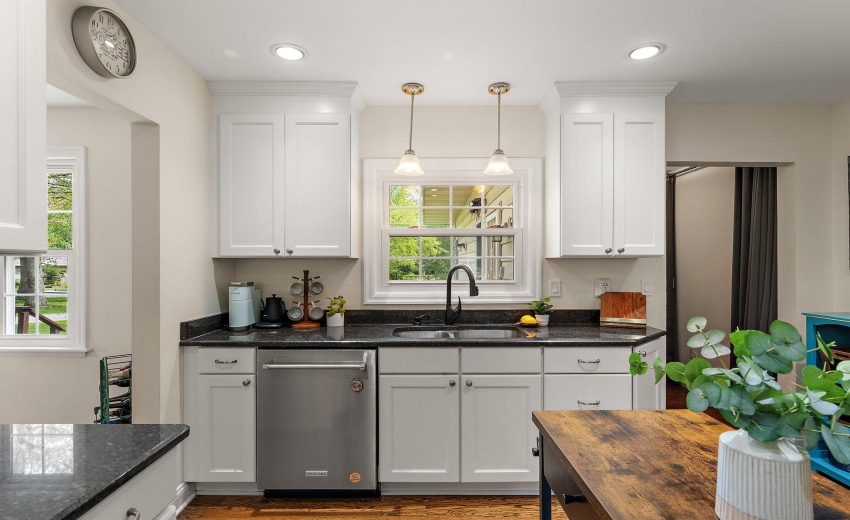 Update kitchen w/ granite