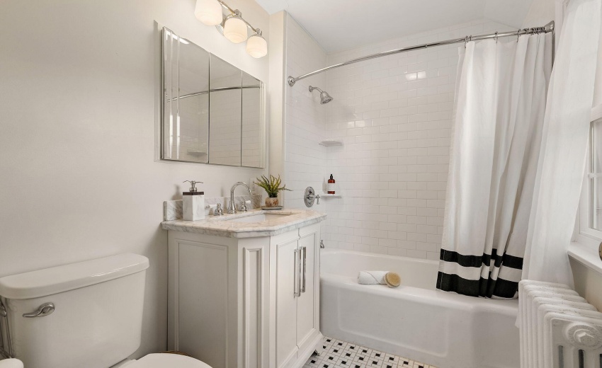 Primary suite