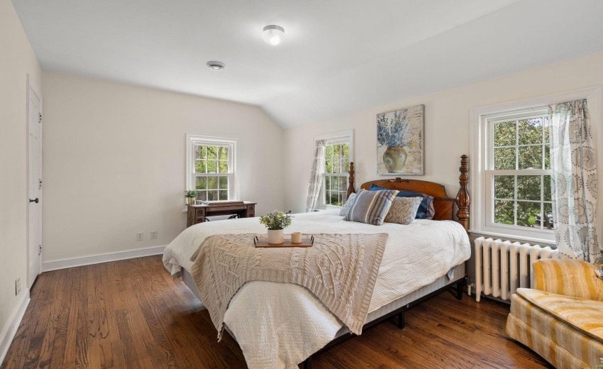 Upper level guest bedroom