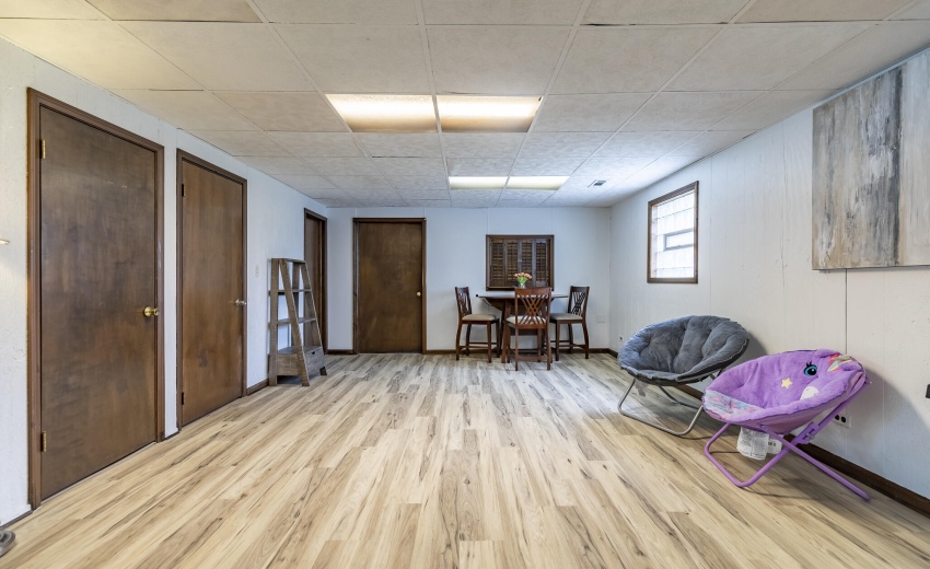 1644 Michael Dr-31