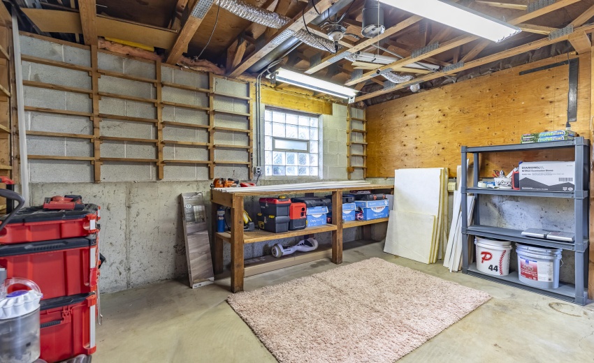 1644 Michael Dr-36