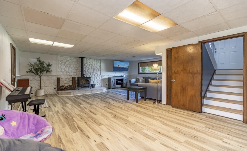 1644 Michael Dr-27