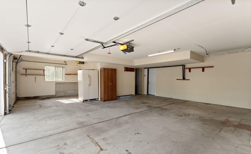 4 Car Garage