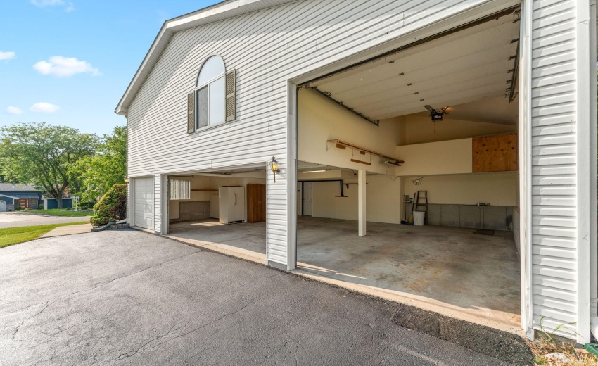 4 Car Garage