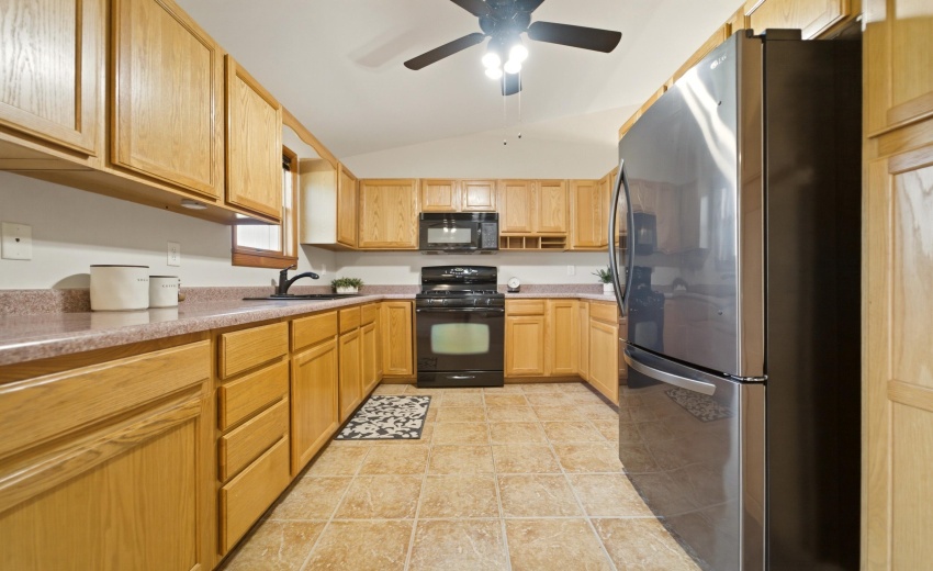 Refrigerator Stays
