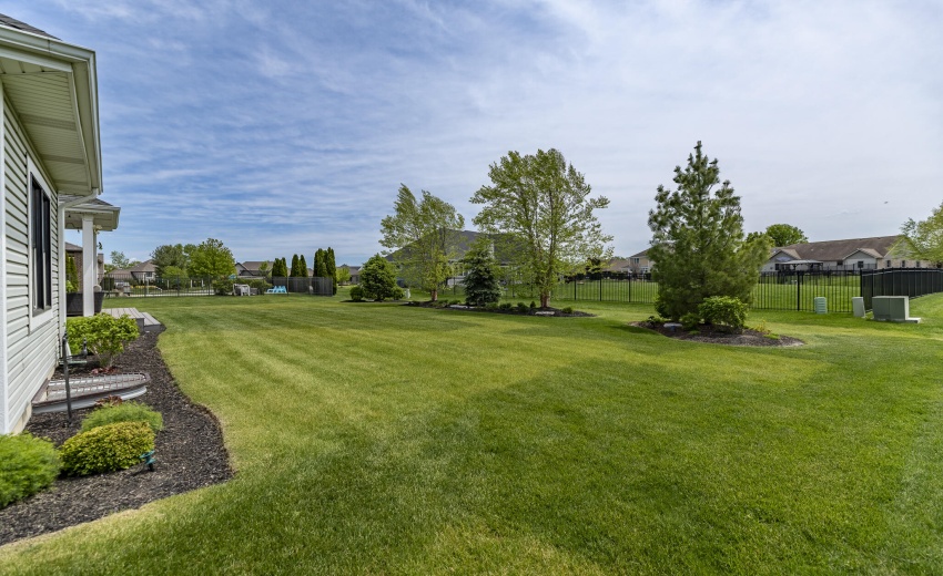 9863 Elle Ave-5