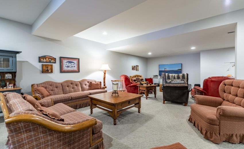 9863 Elle Ave-63