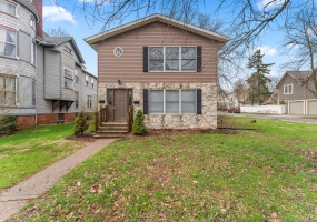 507 Franklin Street, Valparaiso, Indiana, 4 Bedrooms Bedrooms, 8 Rooms Rooms,2 BathroomsBathrooms,Residential Income,For Sale,Franklin,NRA839530
