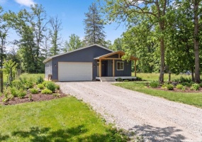 2154 In-39, Winamac, Indiana, 3 Bedrooms Bedrooms, 8 Rooms Rooms,2 BathroomsBathrooms,Residential,For Sale,In-39,NRA834259