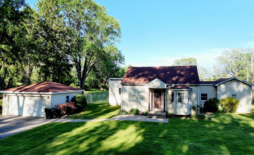 2207 County Line Road Front of House