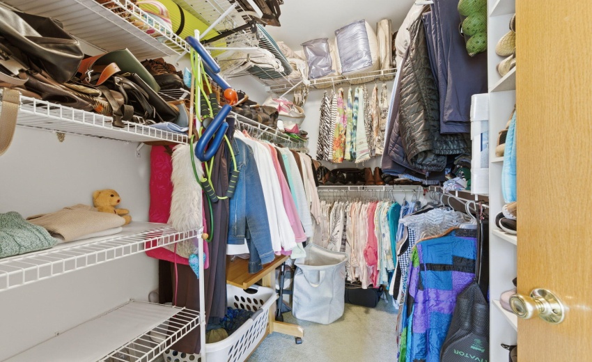 primary bed walk in closet