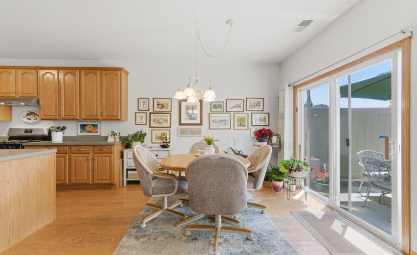 Eat in kitchen