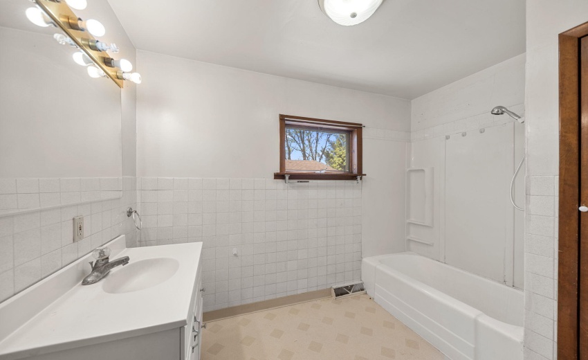 Main Bath