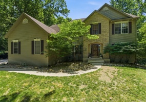 50905 Persimmon Drive, South Bend, Indiana, 4 Bedrooms Bedrooms, 13 Rooms Rooms,4 BathroomsBathrooms,Residential,For Sale,Persimmon,NRA839721