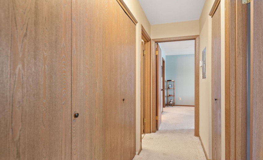 9651-16-Hallway