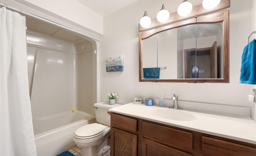 9651-14-Bathroom