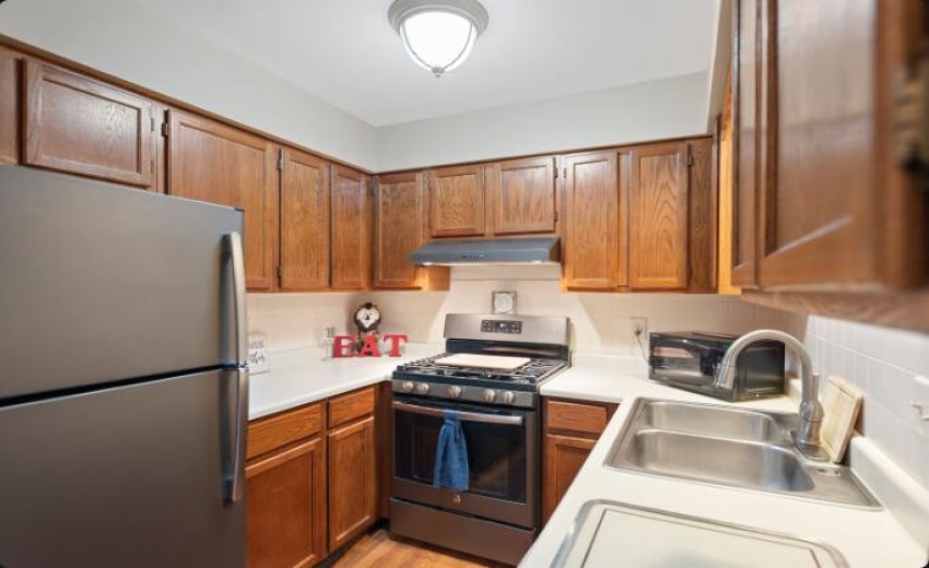 9651-10-Kitchen2