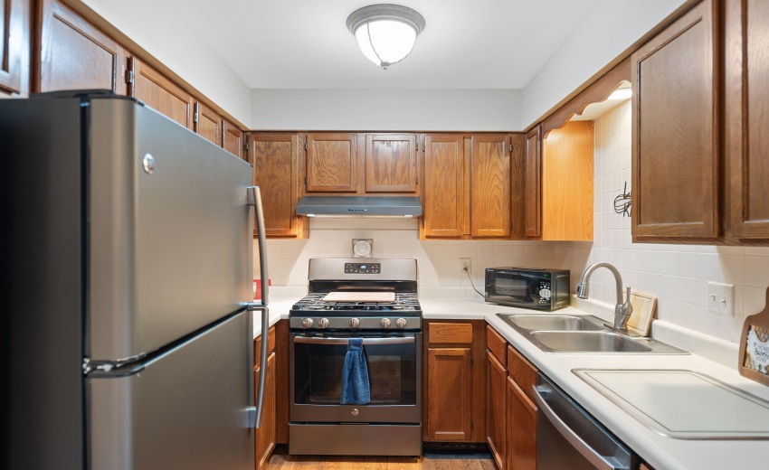 9651-10-Kitchen