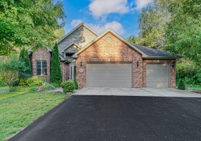 11057 Pleasant Grove Drive, Wheatfield, Indiana, 3 Bedrooms Bedrooms, 6 Rooms Rooms,3 BathroomsBathrooms,Residential,For Sale,Pleasant Grove,NRA839723