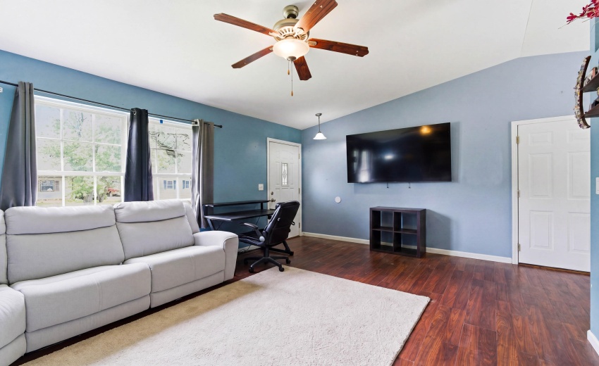 733DevonshireRdValparaiso_006-2
