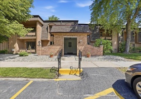 405 Old Stone Road, Munster, Indiana, 2 Bedrooms Bedrooms, 5 Rooms Rooms,2 BathroomsBathrooms,Residential,For Sale,Old Stone,NRA839792