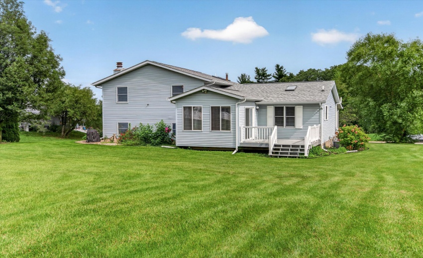 05-264 Springhill Dr-05 Exterior